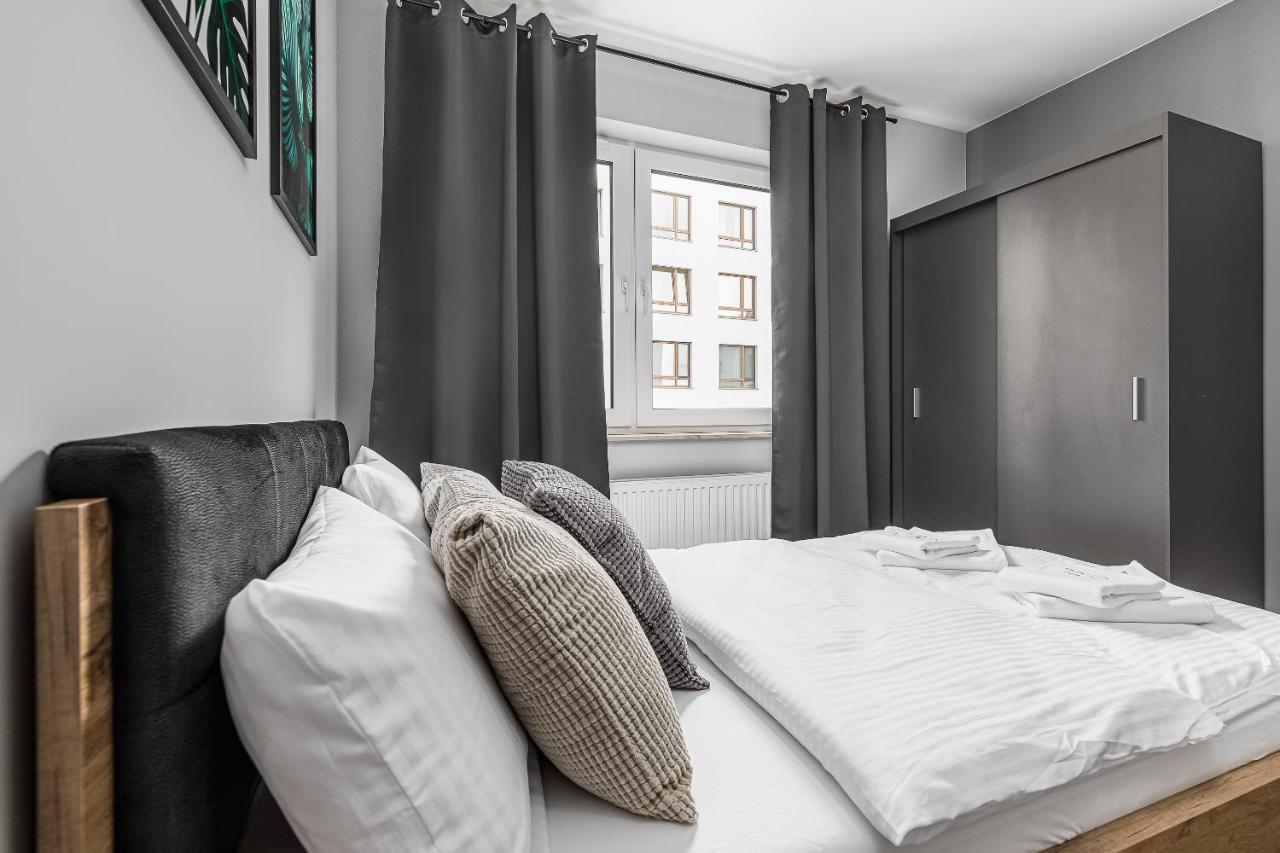 Premium New Town Private Parking Included Apartament